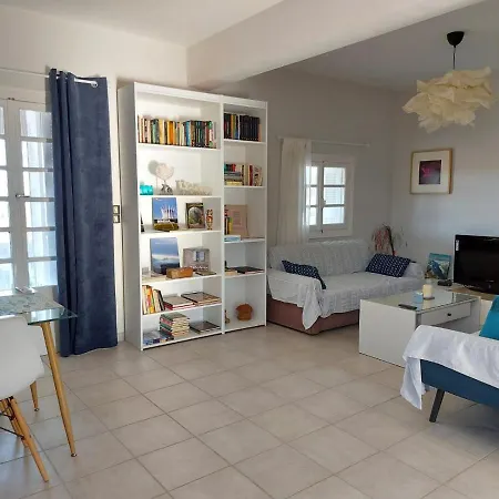 Vintage House Ajia Anna